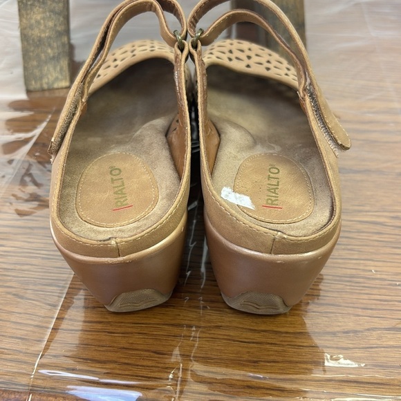 Rialto Vienna clogs. Size 8.5. EUC. - Picture 4 of 6